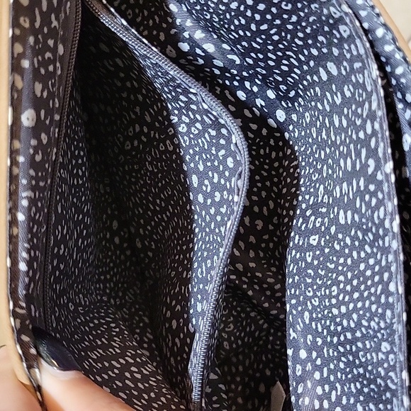 VR NYC Cognac Crossbody Bag - Picture 5 of 6